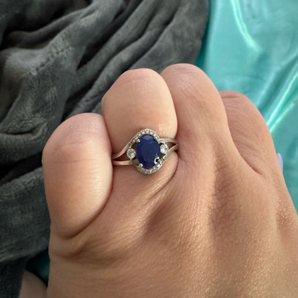 Ring - Picture 2 of 4